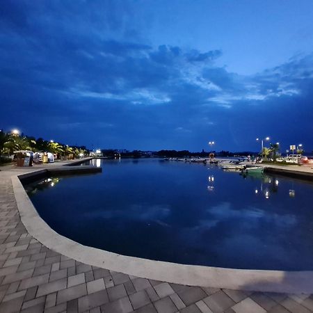 Apartment Mary Sukosan Luaran gambar